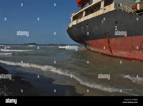 Ran Aground Oil Tanker Ship In Thailand Stock Photo Alamy