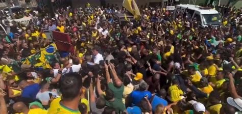 No Meio De Reduto Petista Bolsonaro Atrai Multid O E D Show Veja O