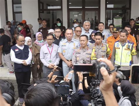 Korban Meninggal Kecelakaan Maut Di Km Tol Japek Jadi Orang