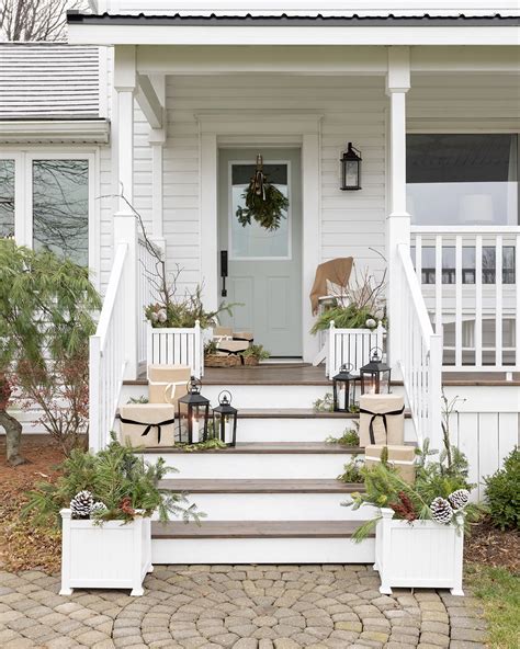 Natural Christmas Front Porch With Foraged Greenery The Creek Line House