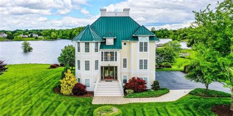 $2.9 Million Luxurious Waterfront Oasis in Mineral, VA