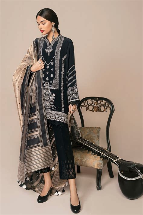 Latest Pakistani Designer Summer Lawn Dresses 8