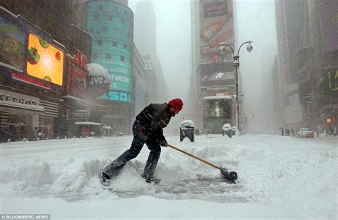 Pictures from the worst winter blizzards in New York City history ...