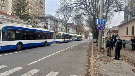 Circula Ia Pe Unele Str Zi Din Centrul Capitalei Sistat Par Ial M Ine