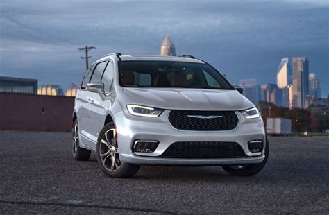 2025 Chrysler Pacifica Engine: A Review Of The Upcoming Minivan | New ...