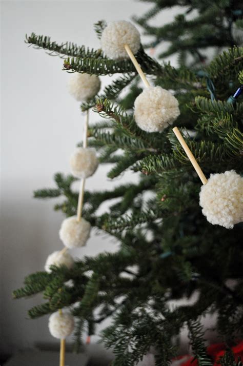 20 Handmade Christmas Garlands Makely