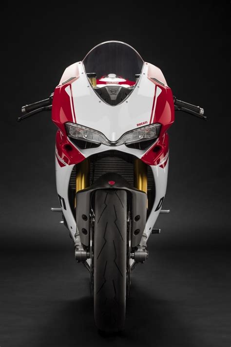 Ducati Reveals 1199 Panigale Superbike In Naked Photo Autoevolution