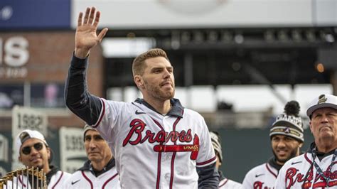 Freddie Freeman Signs Six Year 162m Contract With Dodgers