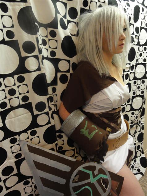 Riven Cosplay by EcliptikaLoL on DeviantArt