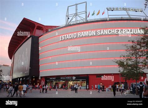 Sevilla Ramon Sanchez Pizjuan Stadium Hi Res Stock Photography And