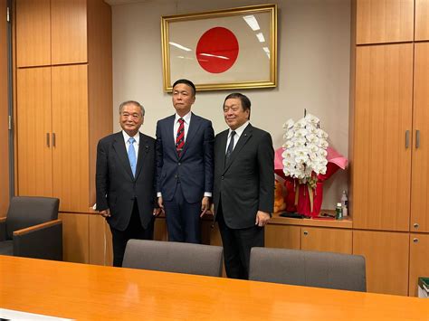 し て いただき まし た 来たる 君津 市長 選挙 に 向け て 力強く 背中 を 押し て いただき まし た