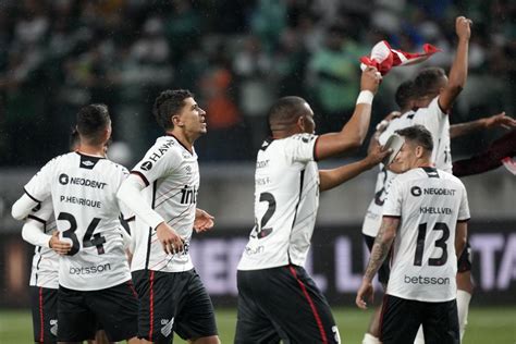 Paranaense Echa Fuera Al Campeón Palmeiras Fútbol Mundial