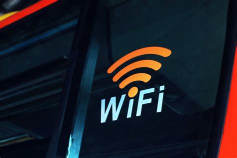 Jakie czynniki wpływają na działanie sieci Wi Fi w domu TECHNOSenior