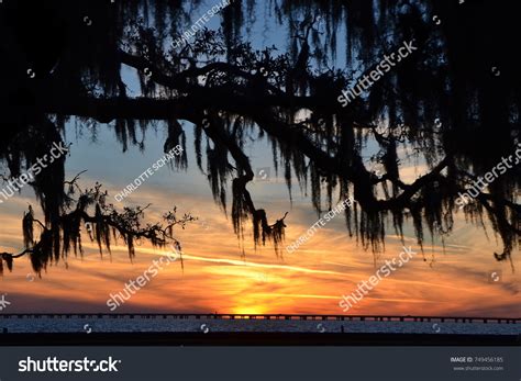 Lake Pontchartrain Sunset Stock Photo 749456185 | Shutterstock