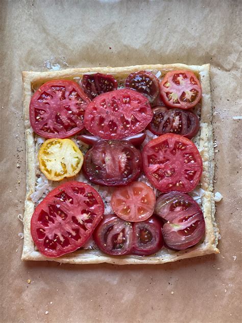 Easy Puff Pastry Tomato Tarts Recipe Only 6 Ingredients