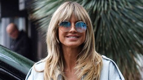 Heidi Klum Toujours Plus Sulfureuse Elle Se Balade Seins Nus Et En