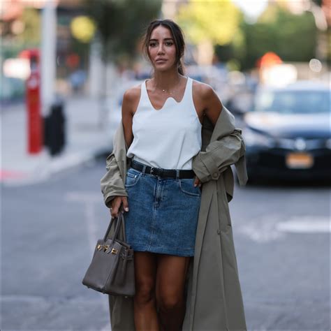 The 10 Best Mini Skirt Outfits According To Stylists