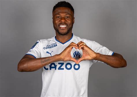 Om Mbemba Affiche Ses Ambitions Lev Es Pour La Ligue Des Champions