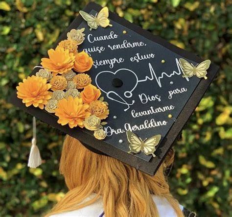 Graduation cap in Spanish Gorras de graduación decoradas Diseños de