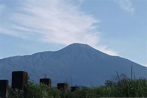 Siklus Lima Tahunan Aktivitas Vulkanik Gunung Slamet Meningkat Dan