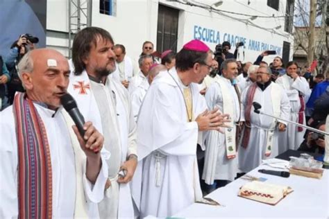 Misa De Curas Villeros En Desagravio Al Papa Y Cuestionamientos A