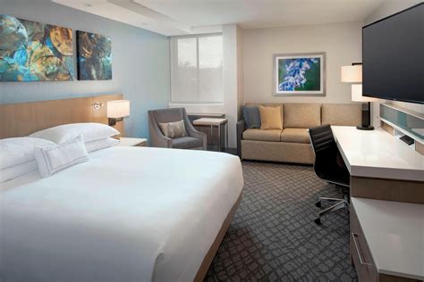 Everett, WA, Hotel Suites & Business Center | Delta Hotels Seattle Everett