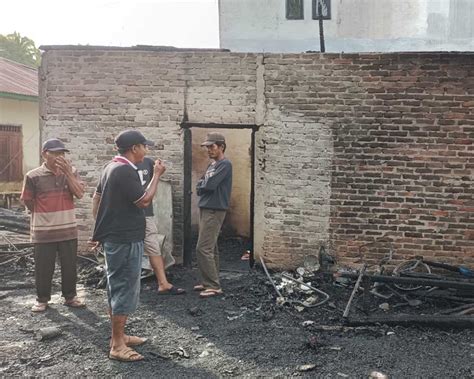 Rumah Seorang Janda Tua Di Pondok Suguh Terbakar