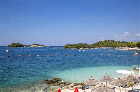 Albanien Kreis Vlore Ksamil Klarer Himmel Ber Der Albanischen