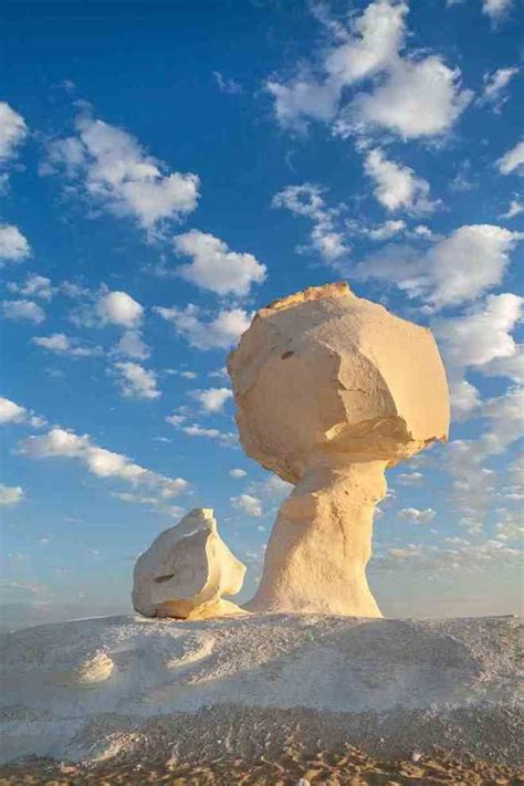 https://emorfes.com/2020/09/28/the-sculptural-rock-formations-of-white-desert/ Desert National ...