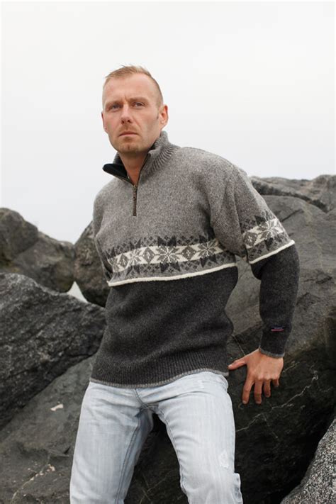 Faroese Jumper Of Pure New Wool With Classic Pattern From Norwool