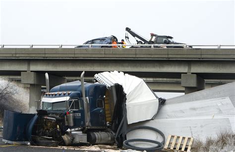 Chain Reaction Crash On Interstate 90 Kills One Injures Eight The