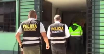 Indignante Detienen A Comisario Y Suboficial De La PNP Por Presuntos