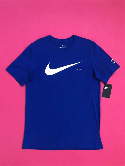 Camiseta Nike Swoosh Masculina Azul Gnb Store