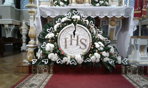 Pin by алена on перше причастя Altar decorations Church decor