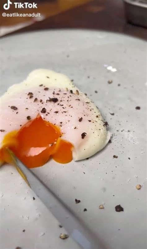 How To Make A Perfect Runny Poached Egg Michelin Star Recipe