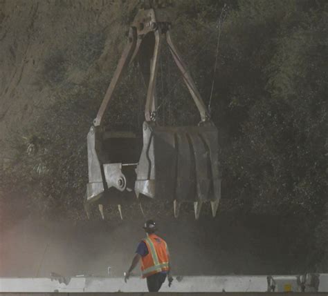 Cracked Santa Monica Bluffs Removed Between Pch And 10 Freeway Orange County Register