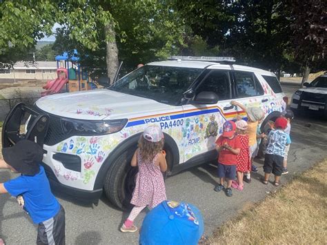 RCMP in British Columbia - Many hands make great art