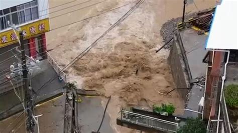 陕西汉中近日暴雨，村民：厂房一楼积水，多车被淹七环视频澎湃新闻 The Paper