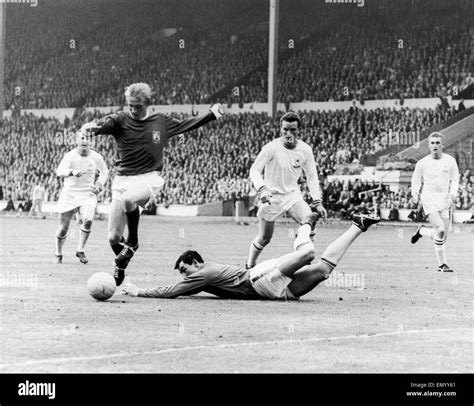 Fa Cup Final Manchester United V Leicester City Denis Law Beats