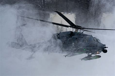 Alaska Air National Guard Rescues Injured Snowmachiner > National Guard ...