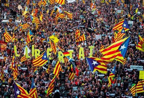 Diada De Cataluña Miles De Personas Se Manifiestan Por La Independencia En Barcelona