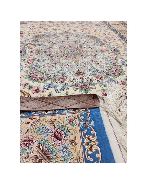 Handmade Cream Persian Isfahan Silk Area Rug Percarin