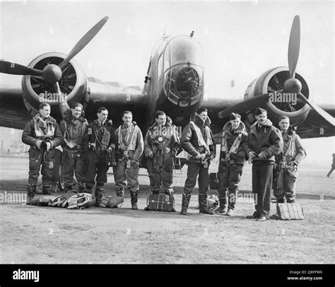 Handley page hampden bomber raf Black and White Stock Photos & Images ...