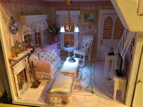 Pin By Deborah Alsop On Dollhouses Miniatures Dollhouse Living