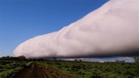 Blackall Wakes Up To Rolling Cloud Mass Nsw
