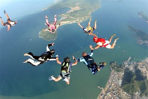 5 Thrill-Seeking Prices: How Much Does Skydiving Cost?