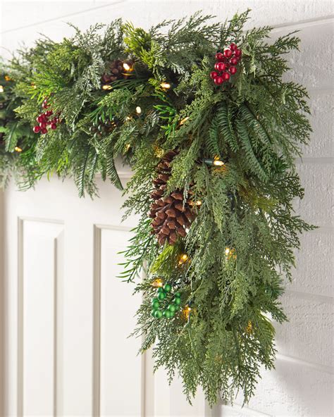 Outdoor Christmas Wreaths and Garlands Foliage | Balsam Hill