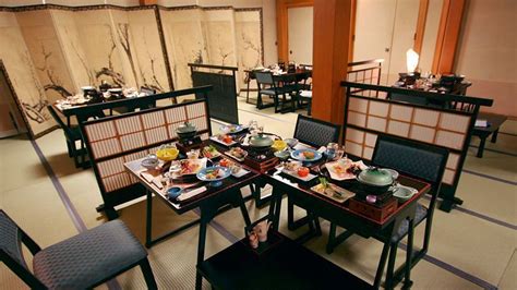 How To Stay At A Ryokan Dinner