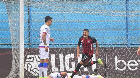 Kevin Quevedo Con Un Golazo De Chalaca Le Dio El Triunfo A Melgar 2 1