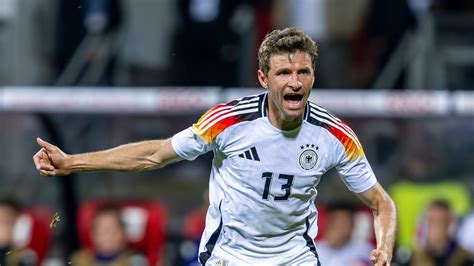 Thomas Müller Die Bayerische Frohnatur Beendet Dfb Karriere Br24